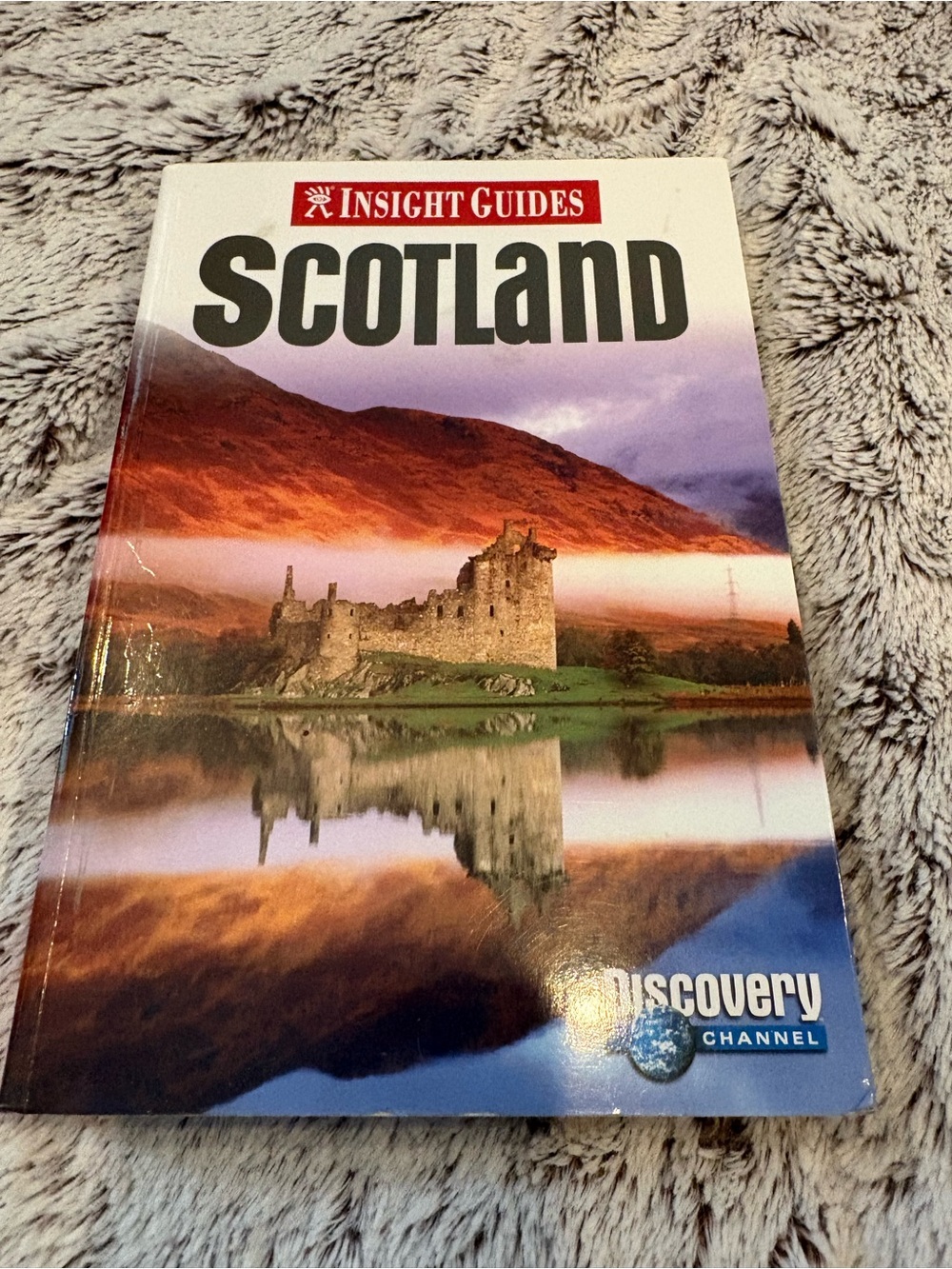 Insight Guides Scotland Travel Book Discovery Channel Vintage Edition Paperback